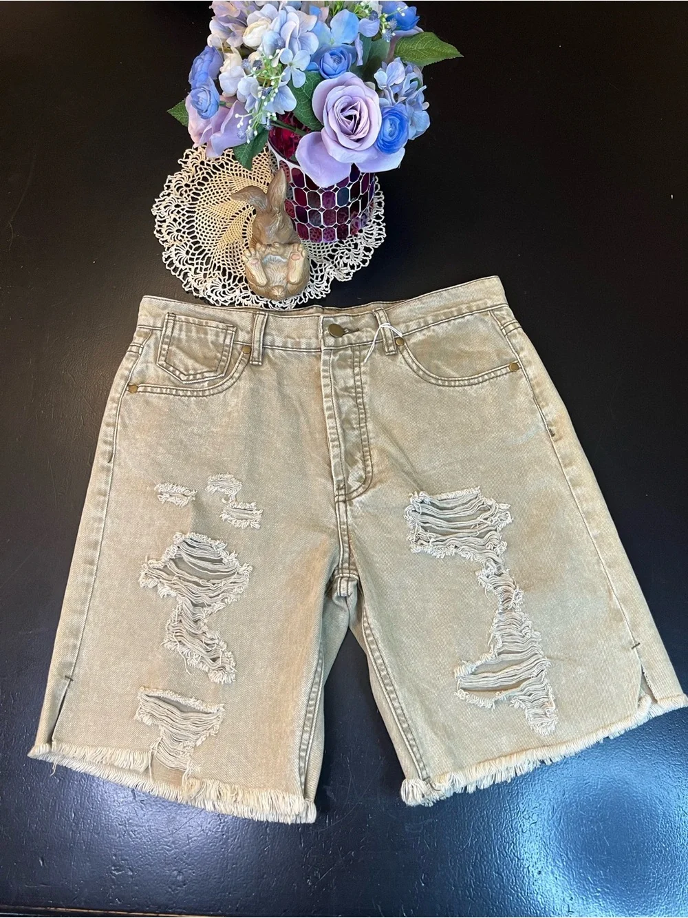 Easel NWOT Boutique Tan Distressed Button Fly Jean‎ Shorts Jorts Sz M Raw Hem